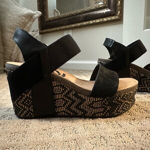 OTBT Black and Gold/tan Bushell Sandals